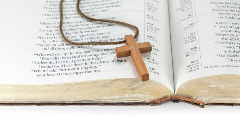 Âncora da Fé: Símbolo da Cruz na Bíblia
